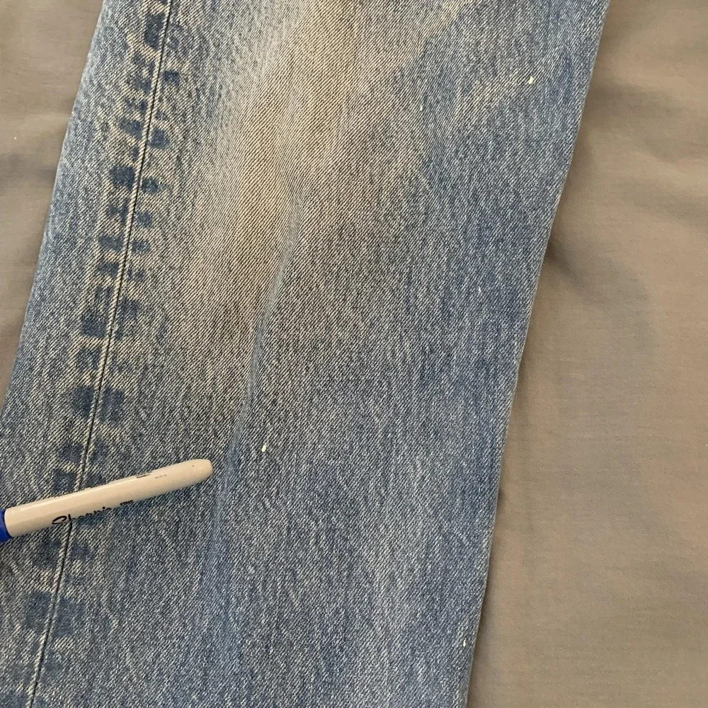 Vintage Levis 501 Jeans Mens 38x33 Blue Medium Wash Straight Distressed (Paint)
